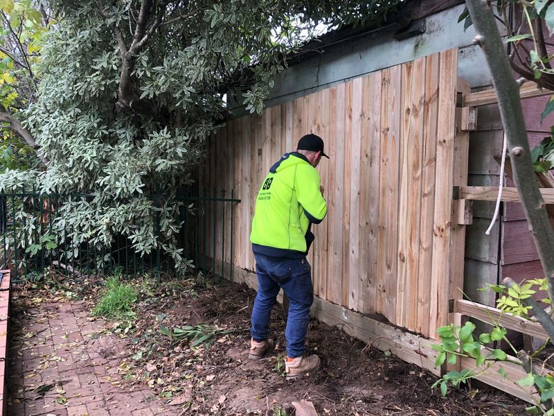 Timber and Colorbond fencing built by Barden Bros Group